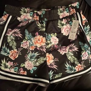 NWT flower shorts